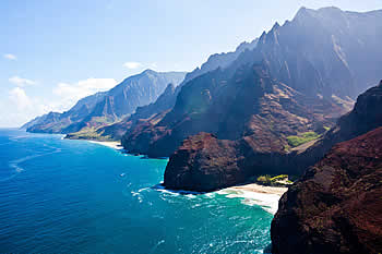 Nā Pali Coast, Kaua‘i. Courtesy Hawaii Tourism Authorty, Tor Johnson.