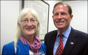 Suzanne O’Connell discusses geoscience research with Senator Blumenthal (D-CT).